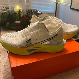 Nike Men's ZoomX VaporFly Next% 3